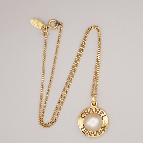CHANEL CC Logo Imitation Pearl Chain Pendant Necklace Gold France 32RL269 - Picture 11 of 15